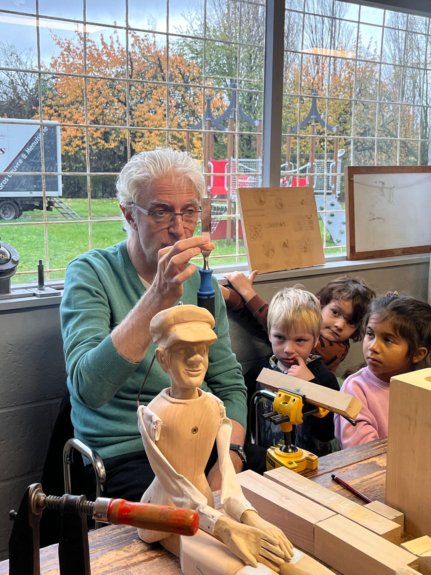 La classe de 3ème maternelle de l'école de Beaufays à l'atelier de marionnettes V - 20